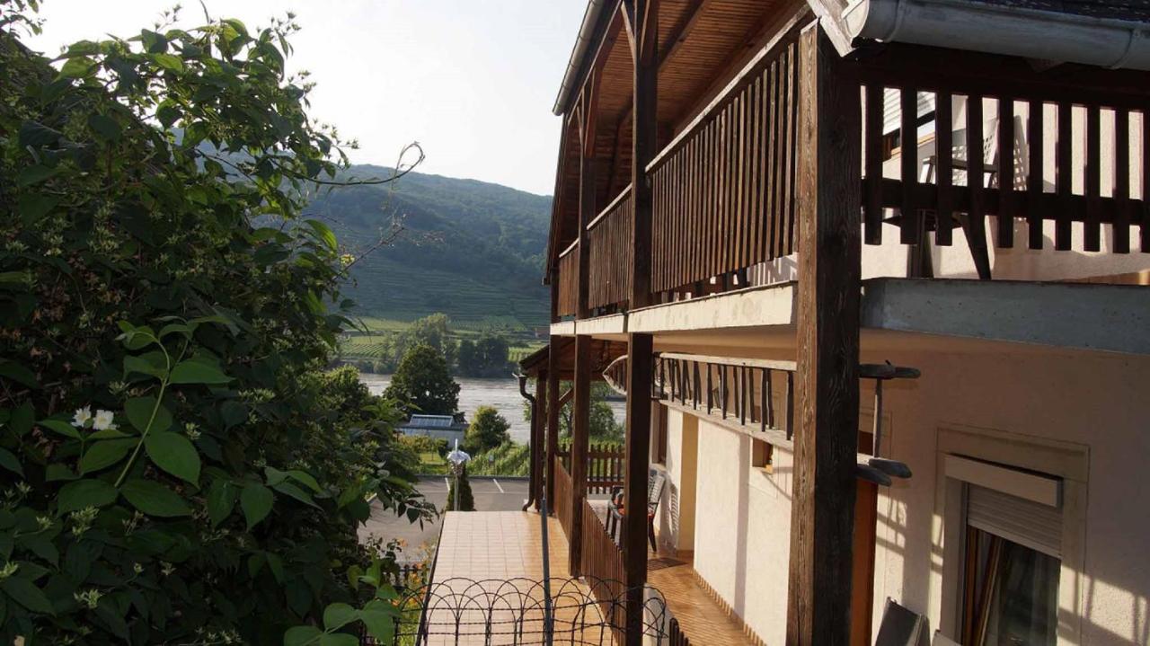 Weingut & Gaestezimmer Pammer Mitterarnsdorf Bagian luar foto