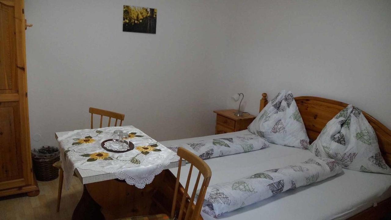 Weingut & Gaestezimmer Pammer Mitterarnsdorf Bagian luar foto
